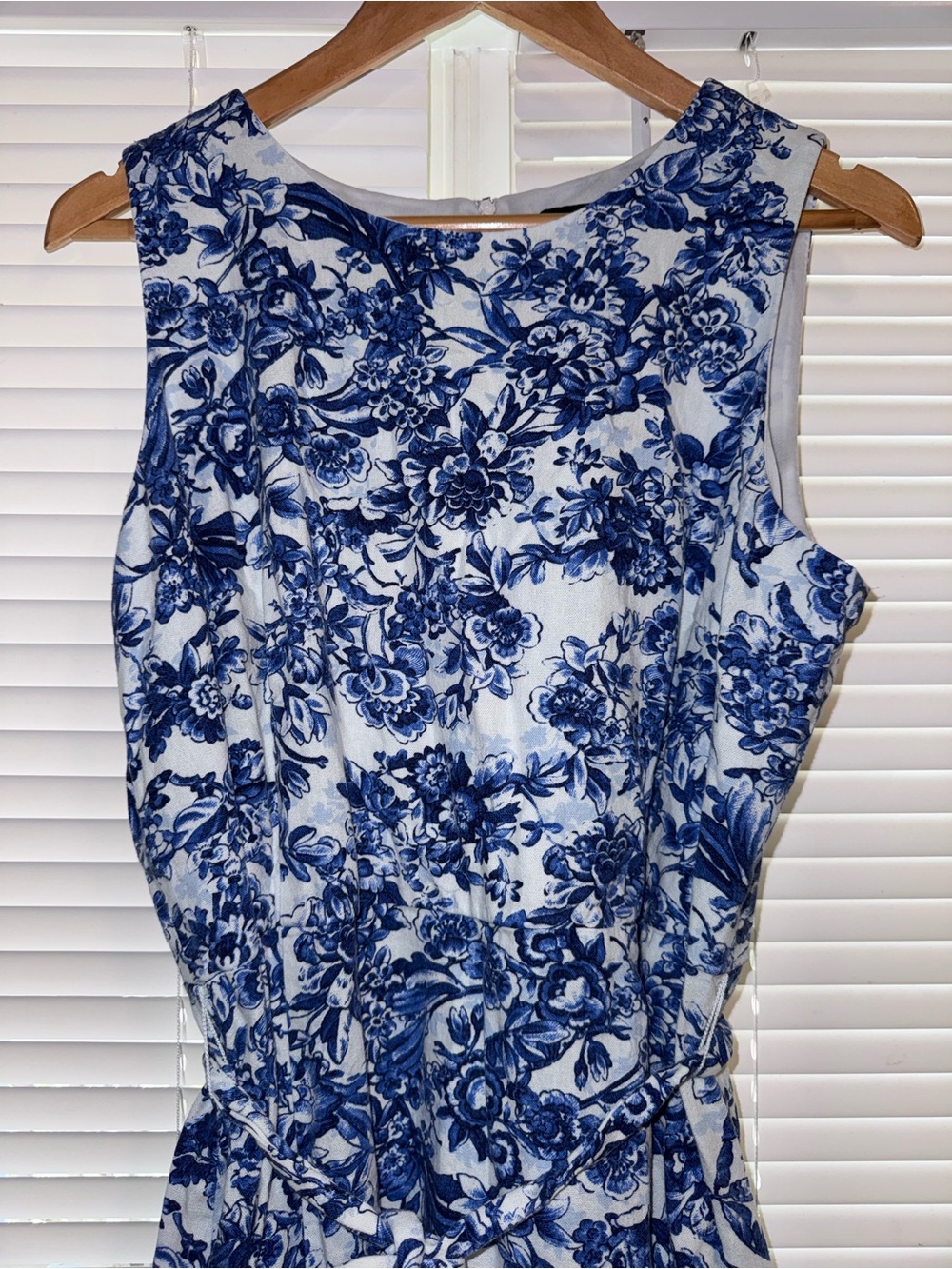 Sleeveless Blue and White Floral Tie-Waist Dress Anee Klein XL
